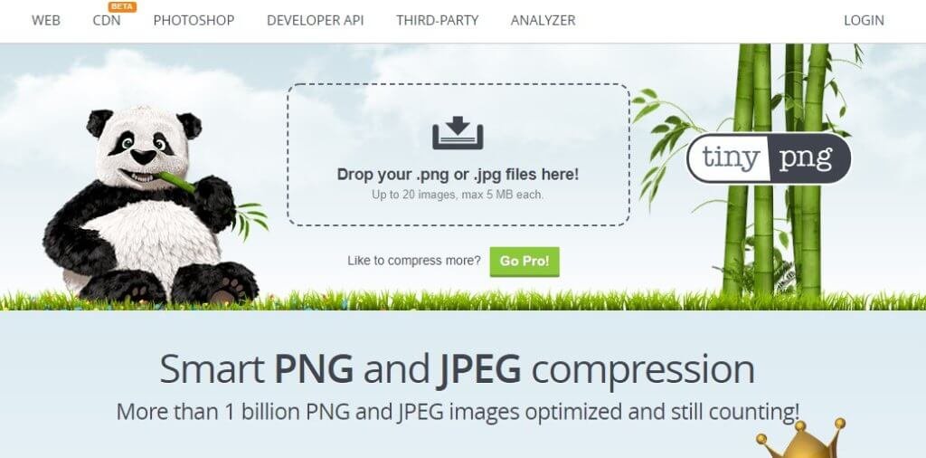 Captura de pantalla del sitio web TinyPNG. En ella se muestra la herramienta para comprimir imágenes.